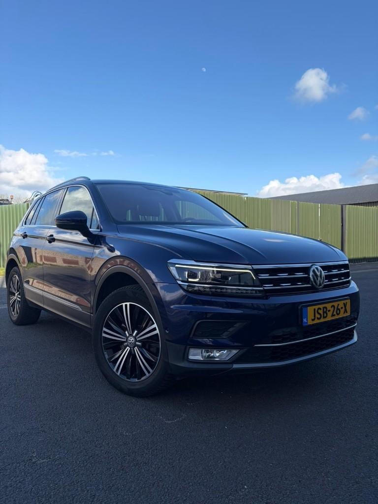 Volkswagen Tiguan 2.0TSI 180PK Highline 4Motion LEER!, Auto's, 4 cilinders, 1984 cc, 2500 kg, Bedrijf