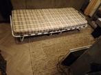 Mooi opklapbaar bed, Ophalen, Zo goed als nieuw, Rechthoekig