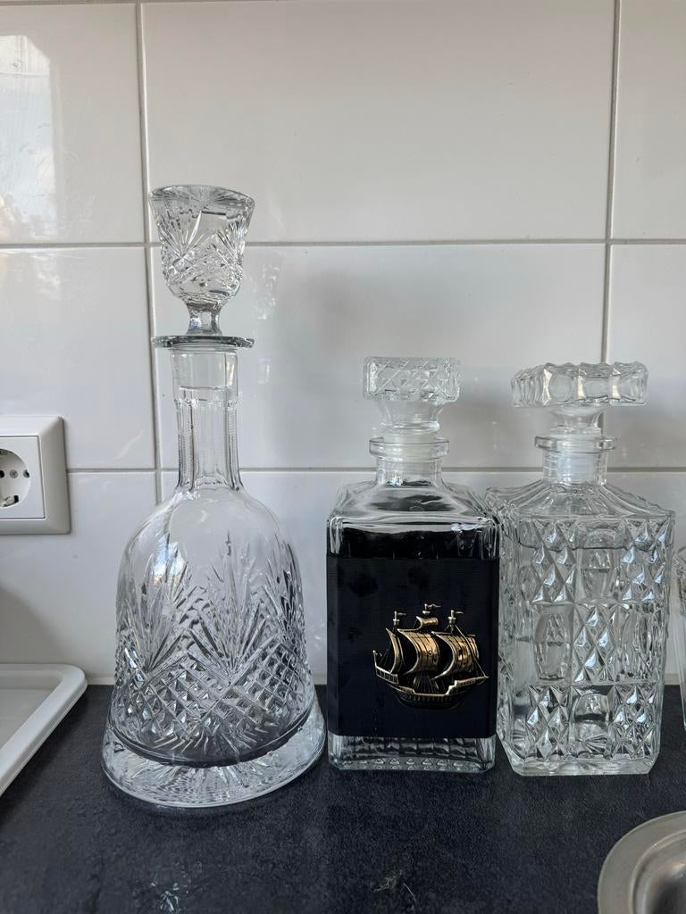 Decoratieve glazen karaffen en waterkan, Ophalen of Verzenden