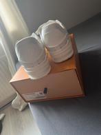 Louis vuitton sneakers 44, Verzenden, Zo goed als nieuw, Pot, Bus of Blik