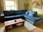Gratis Grote blauwe Sissyboy hoekbank, voor de laatste ronde, Huis en Inrichting, Ophalen, Gebruikt, Stof