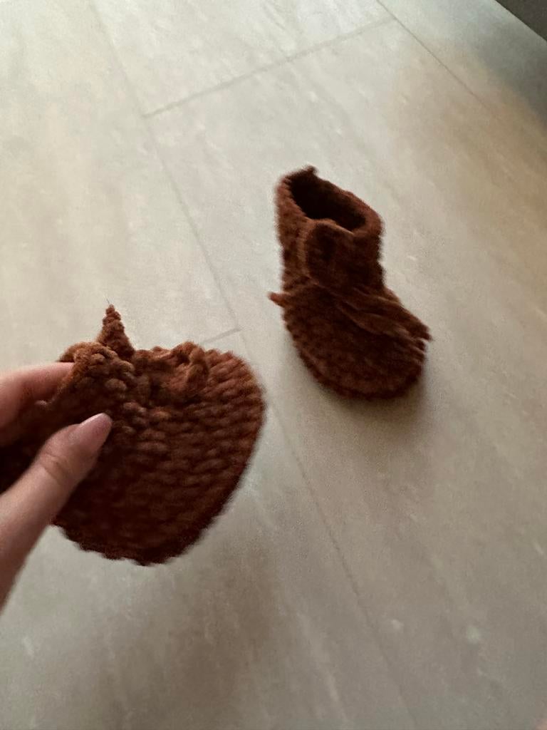 Ongebruikte baby slofjes, bruin, Ophalen of Verzenden, Nieuw, Jongetje of Meisje, Slofjes