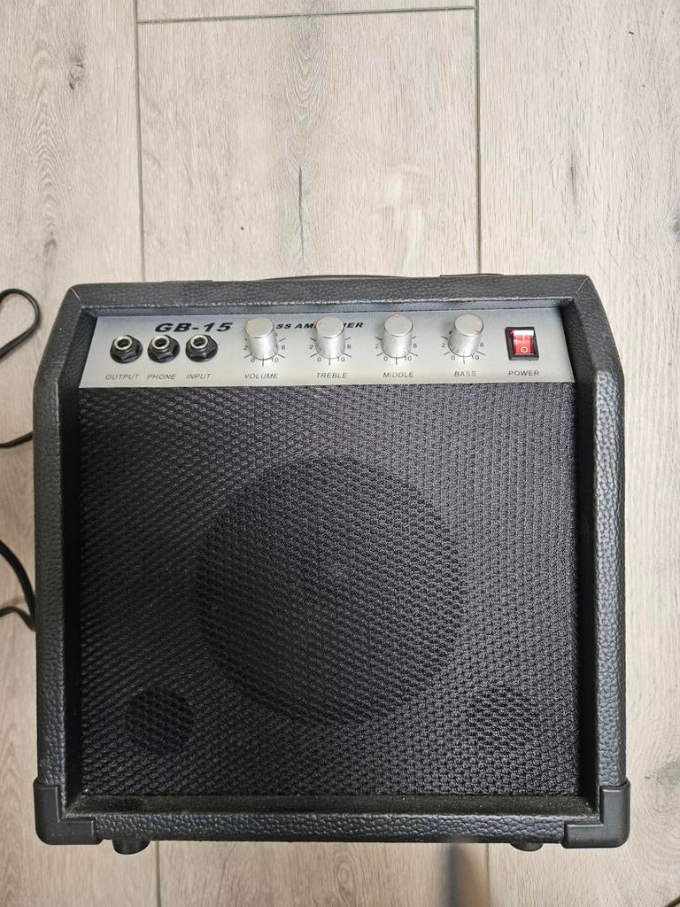 Basgitaar oefenversterker GB 15, Muziek en Instrumenten, Ophalen, Minder dan 50 watt
