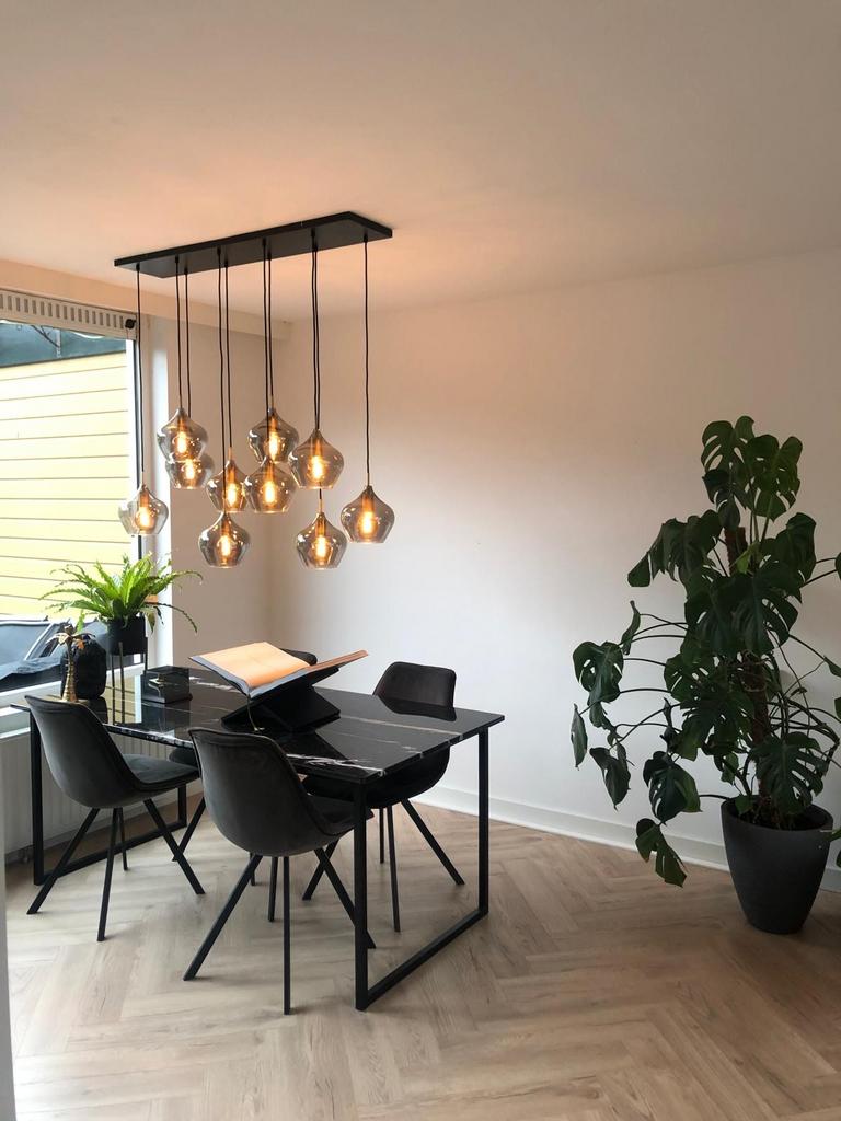 Italiaanse marmeren eettafel + 4 comfortabele grijze stoelen, Huis en Inrichting, Tafels | Eettafels, Ophalen, Overige materialen