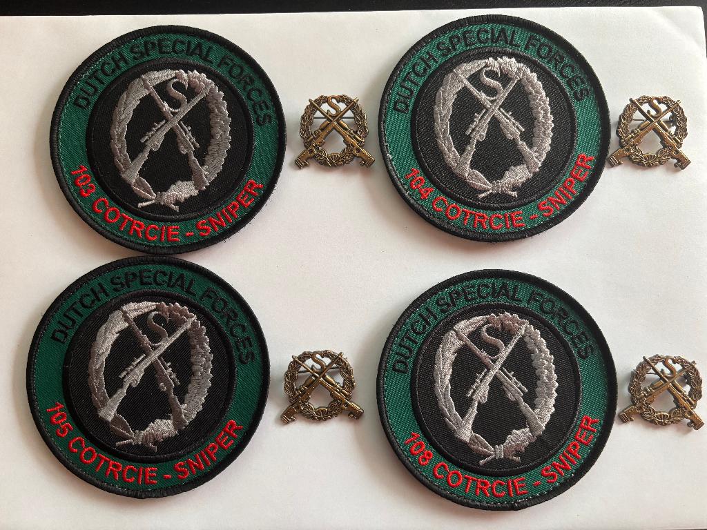 4x KCT sniper badge COTR CIE met sniper speld, Verzamelen, Verzenden, Landmacht, Nederland, Kleding of Schoenen