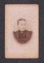 Portretfoto IJzendijke Anna Boes Hollebrand., Verzamelen, Foto, Ophalen of Verzenden, Zo goed als nieuw, Voor 1940