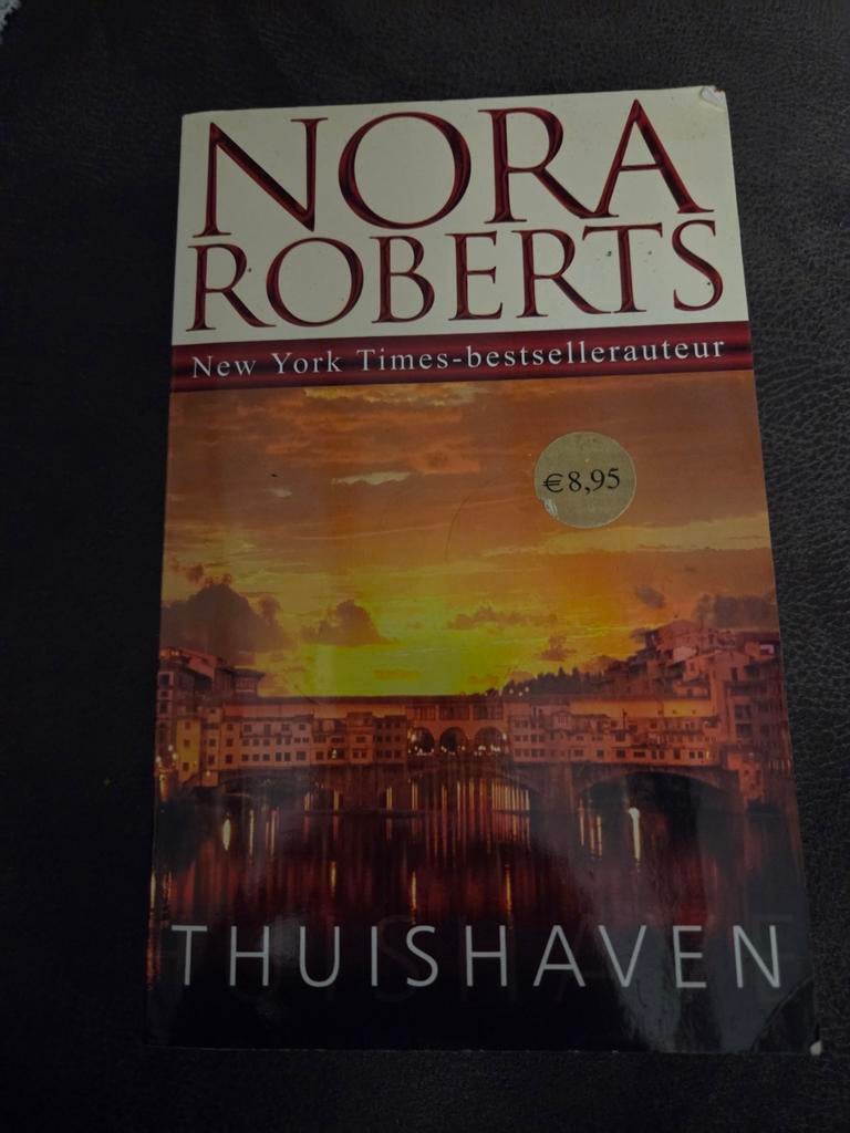 Boek Nora Roberts,  thuishaven, Boeken, Fantasy, Ophalen of Verzenden, Zo goed als nieuw, Nora Roberts