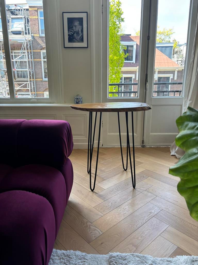 Handgemaakte bijzettafel / plantentafel van hout, Huis en Inrichting, Ophalen, Minder dan 55 cm, Gebruikt, Overige vormen