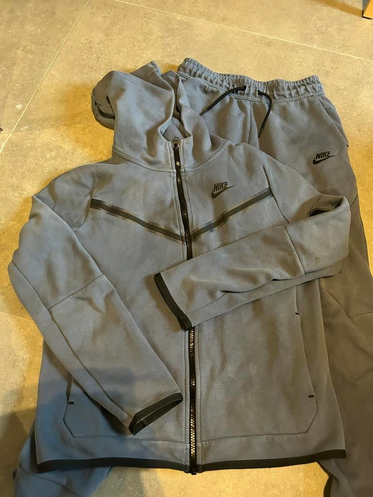 Nike tech maat 164 paars, Kinderen en Baby's, Kinderkleding | Maat 164, Ophalen, Zo goed als nieuw, Jongen of Meisje, Sport- of Zwemkleding