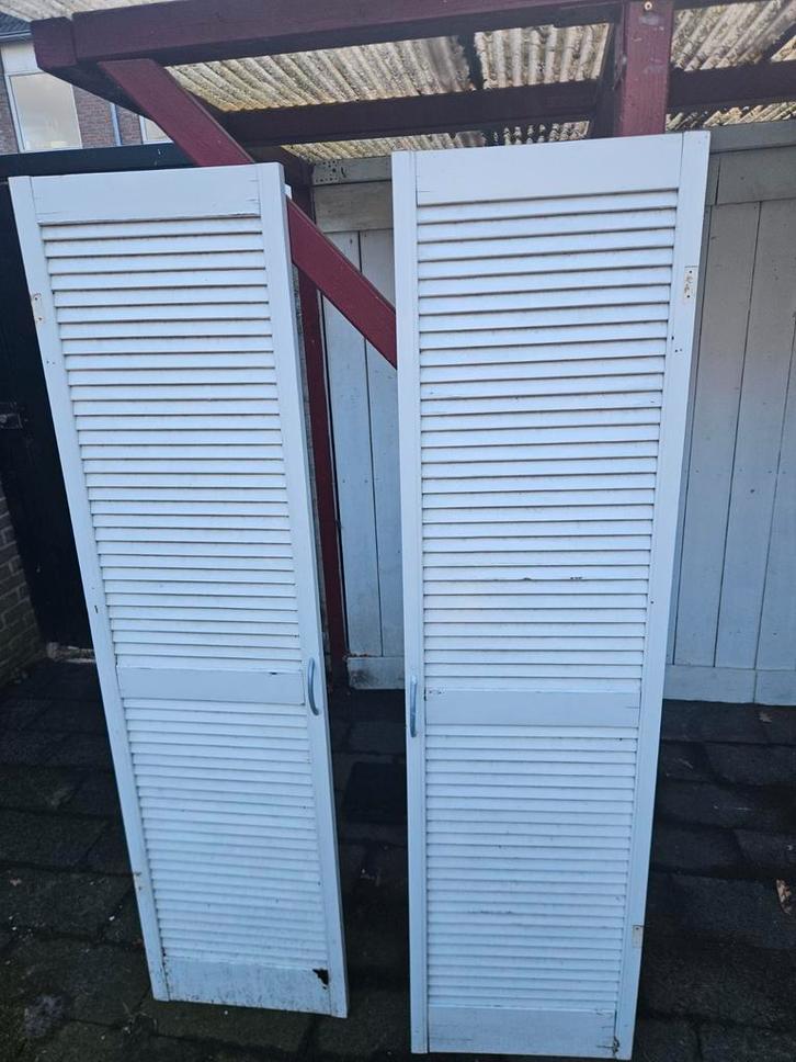 Gratis 2 overkappingen met louvre deurtjes, Tuin en Terras, Overkappingen, Gebruikt, Veranda, Ophalen of Verzenden
