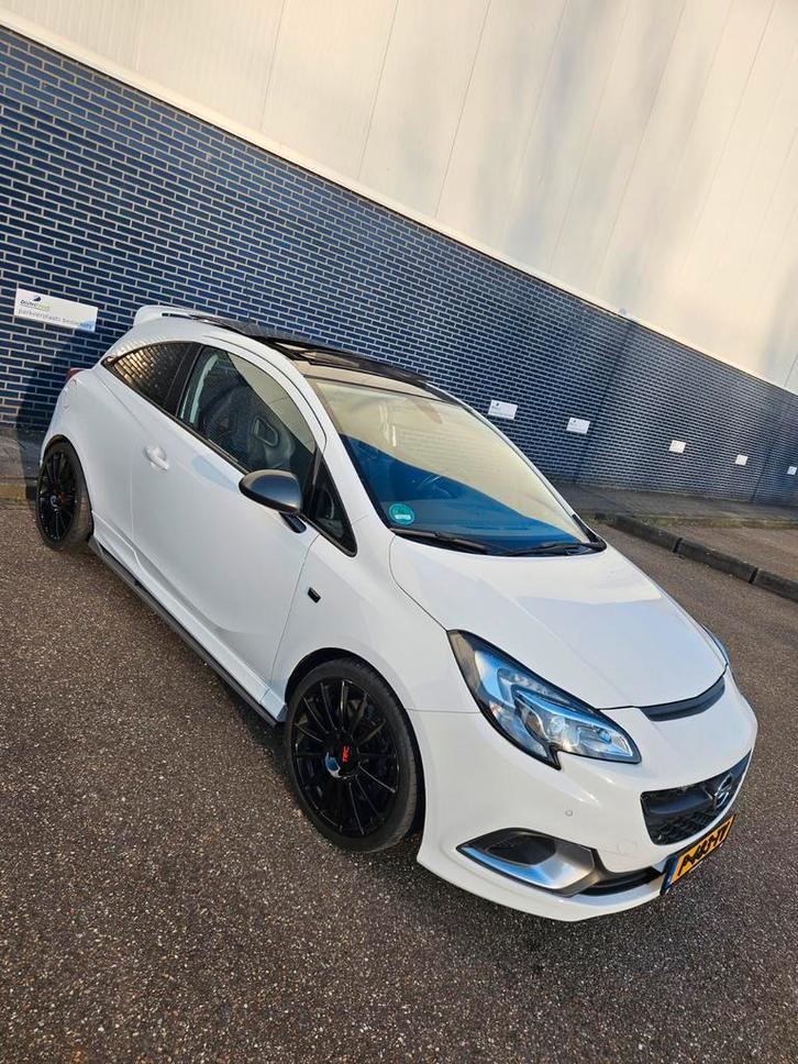 Opel Corsa 1.6 Turbo OPC 3d 2016 Wit + performance pack, Auto's, Opel, Corsa, Adaptieve lichten, Airbags, Airconditioning, Android Auto