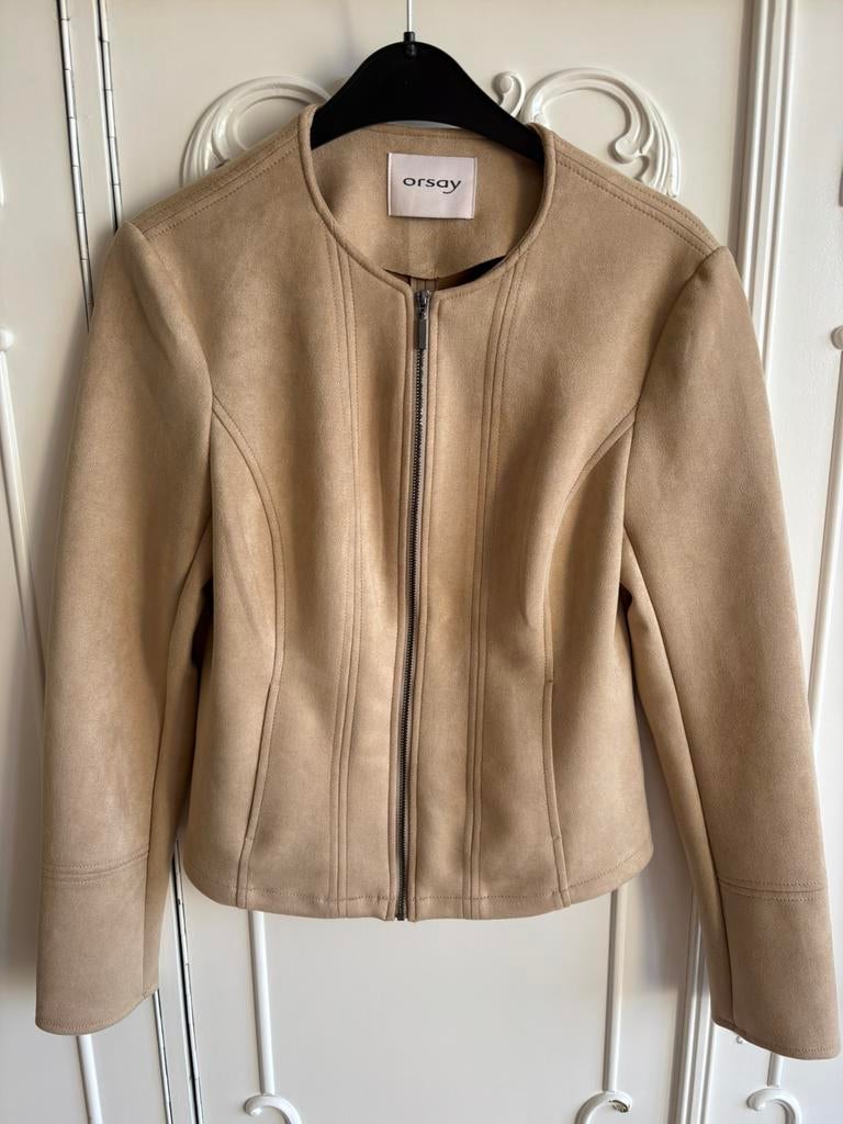 Nieuw beige suedine jasje Orsay maat 36, Kleding | Dames, Jasjes, Kostuums en Pakken, Beige, Nieuw, Ophalen of Verzenden, Jasje