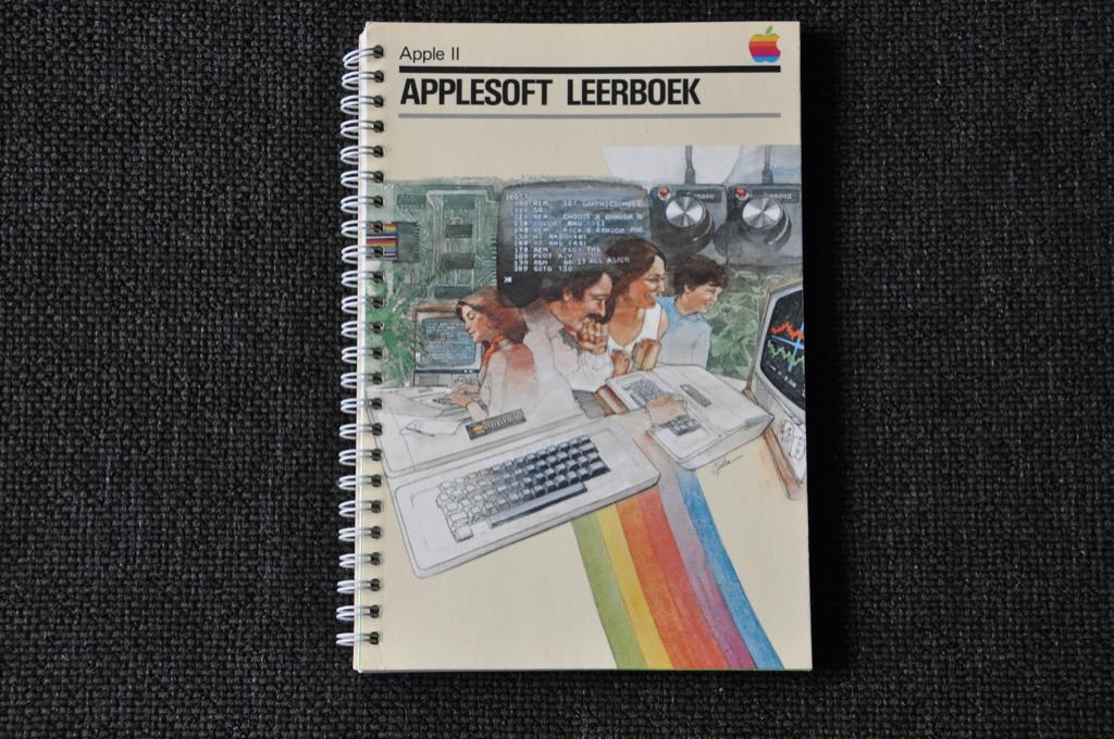 Vintage Apple Macintosh Apple ll Applesoft Leerboek, Computers en Software, Vintage Computers, Ophalen of Verzenden, Apple