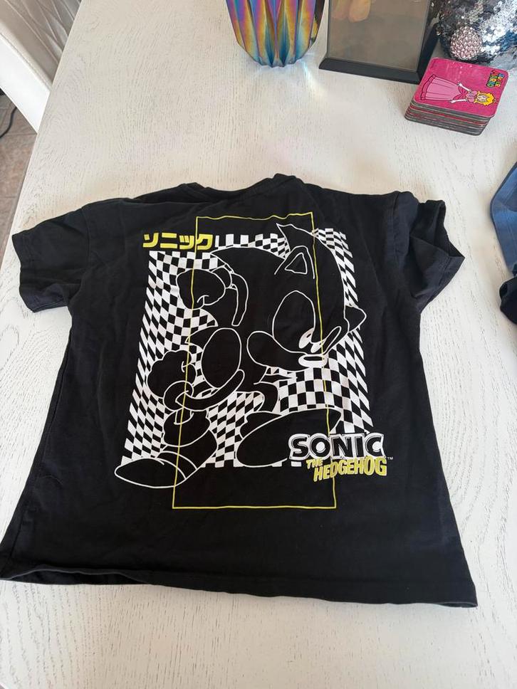 Sonic the Hedgehog Sega T-shirt maat 122, Kinderen en Baby's, Kinderkleding | Maat 122, Zo goed als nieuw, Jongen, Shirt of Longsleeve