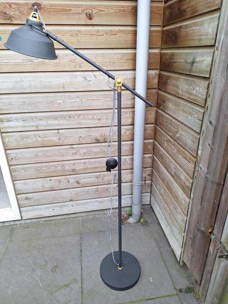 Vloerlamp, Huis en Inrichting, Lampen | Vloerlampen, Ophalen, Zo goed als nieuw, 150 tot 200 cm