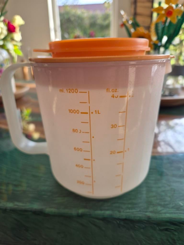 Tupperware Mixerkom Beslagkom 1200 ml Oranje mix-n-meetkom, Huis en Inrichting, Keuken | Tupperware, Ophalen of Verzenden, Gebruikt