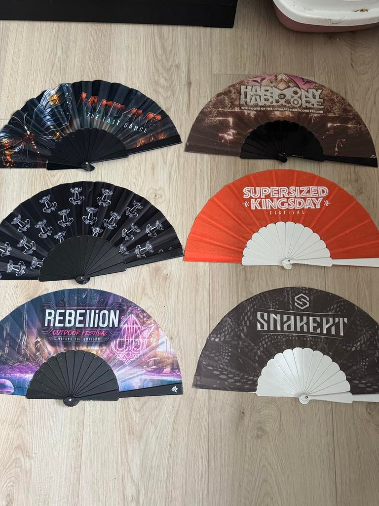 Collectie festival waaiers, inclusief zeldzame edities., Ophalen, Gebruikt, Feestartikel, Overige