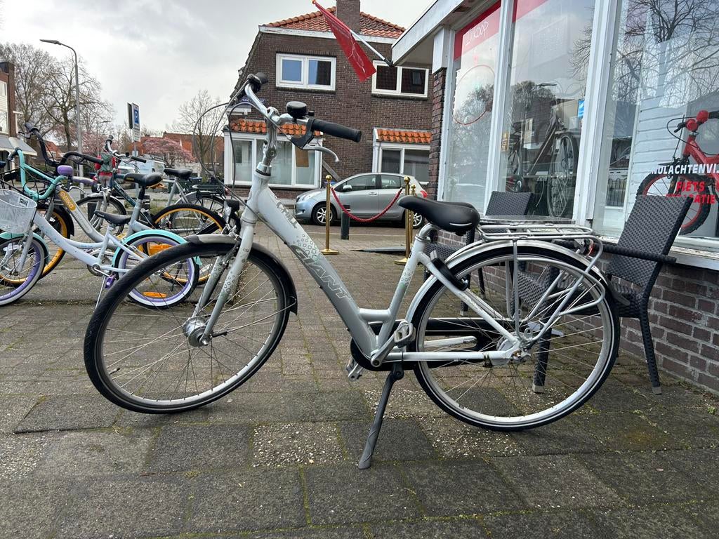 Giant chill 28 inch 3 versnellingen, Nl, Giant, Zo goed als nieuw, 50 tot 53 cm