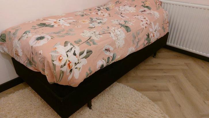 Boxspring 90x200 cm, Huis en Inrichting, Slaapkamer | Complete slaapkamers, Zo goed als nieuw, Eenpersoons, Ophalen