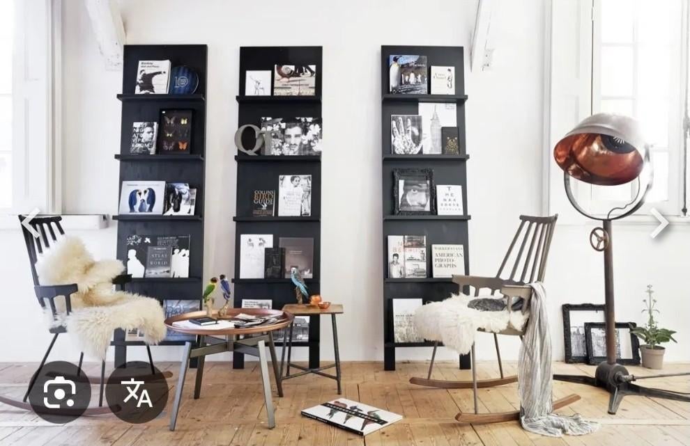 Mooie VTWonen wandrek wandkast display tijdschriftenrek, Ophalen, Zo goed als nieuw