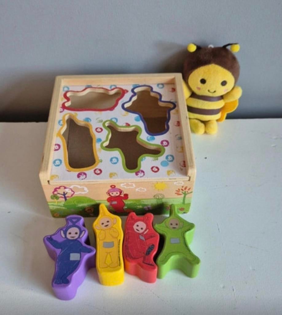 Teletubbies vormenstoof met houten figuren, Ophalen of Verzenden, Overige typen