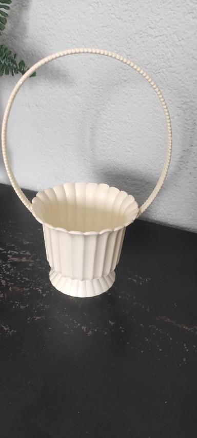 Vintage kunststof bloempotje met hengsel wit, Tuin en Terras, Bloempotten, Gebruikt, Kunststof, Binnen, Balkon, Minder dan 40 cm