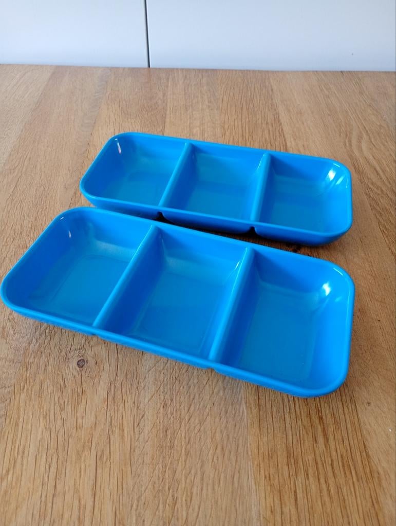 2 blauwe snack schaaltjes, drie vaks, 25x12 cm, Kunststof, Gebruikt, Schaal, Ophalen of Verzenden