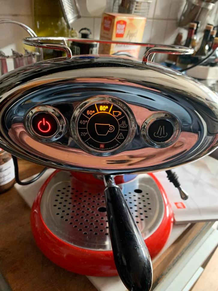 Illy FrancisFrancis! X1 iperEspresso machine - Rood, Witgoed en Apparatuur, Koffiezetapparaten, Gebruikt, Koffiepads en cups, Espresso apparaat