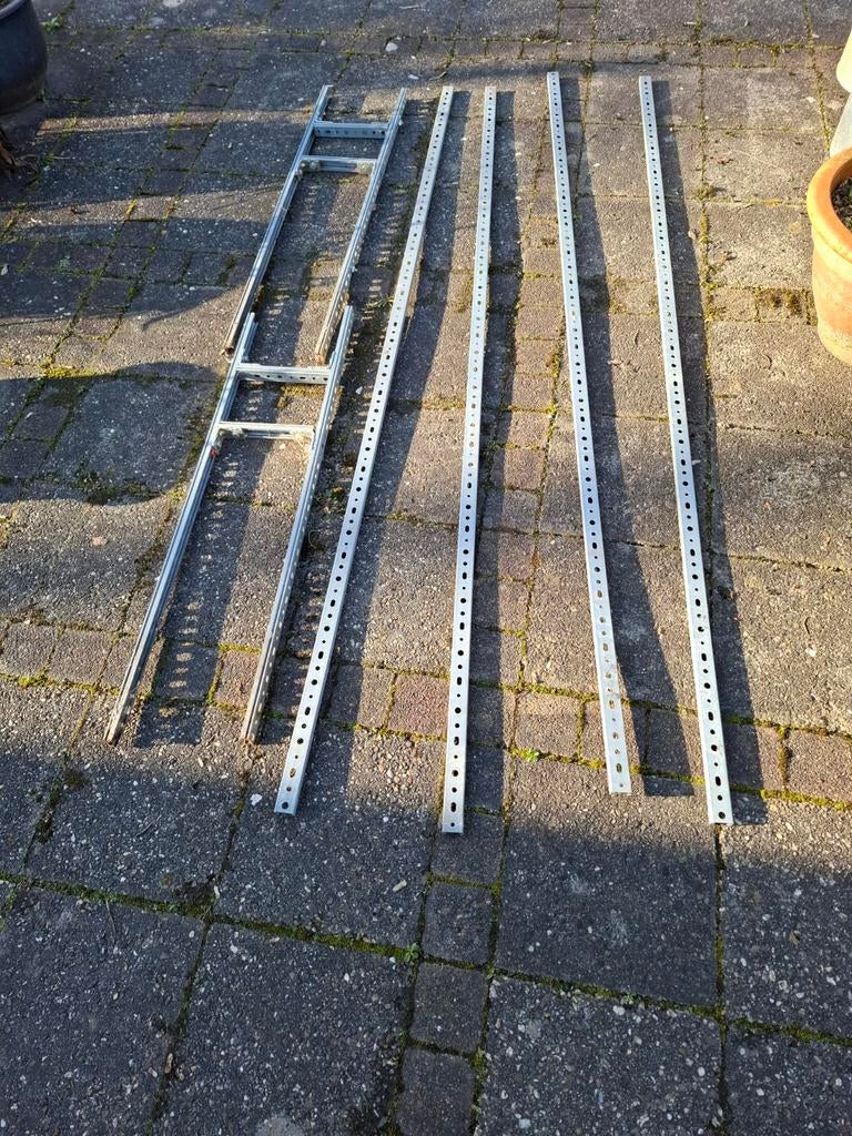 Gegalvaniseerde rails...2 meter, Doe-het-zelf en Verbouw, Metalen, Ophalen, Zo goed als nieuw
