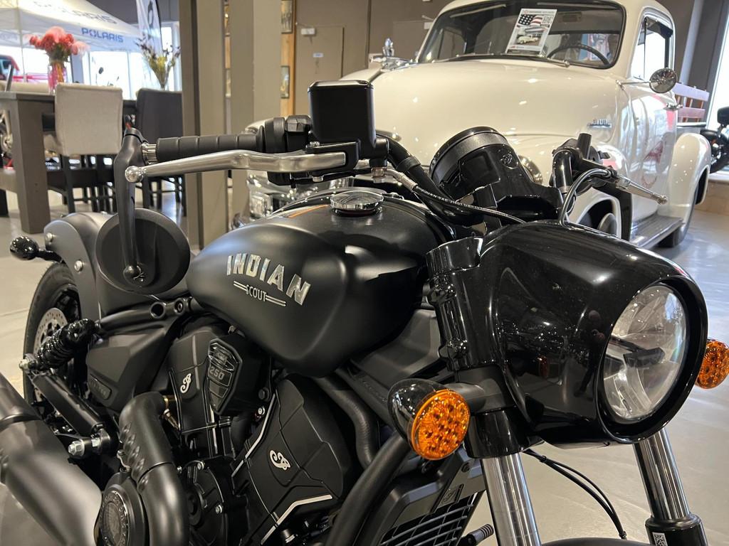 Indian Chopper 76 Scout Bobber Limited +Tech, Traction Control, Curieweg 6a
2408 BZ  Alphen aan den Rijn, NL, Chopper, Bedrijf
