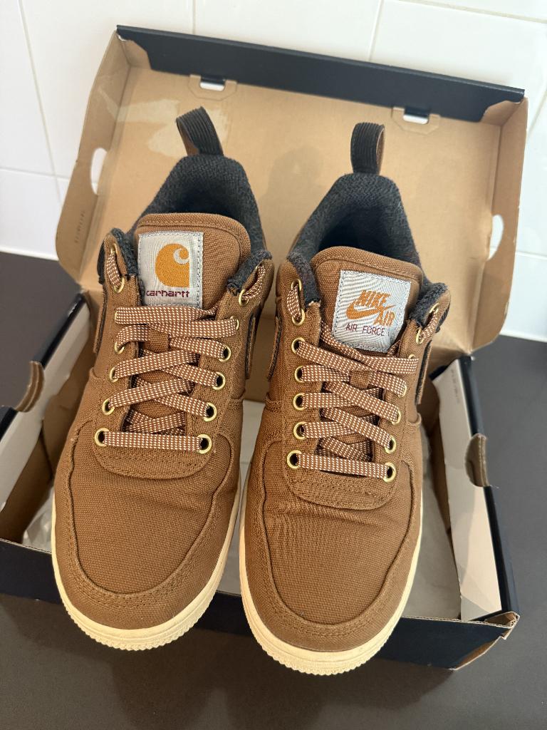 Nike Air Force 1 x Carhartt (Limited Edition) Mt 39.5. Uniek, Ophalen of Verzenden, Zo goed als nieuw, Overige kleuren, Sneakers of Gympen