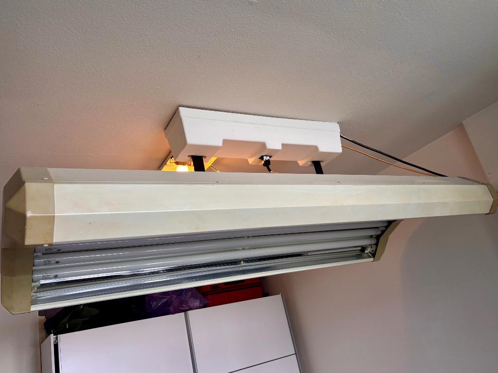 Zonnebank, Witgoed en Apparatuur, Zonnebanken en Gezichtsbruiners, Ophalen, Gebruikt, Zonnebank enkelzijdig, 10 tot 15 lampen