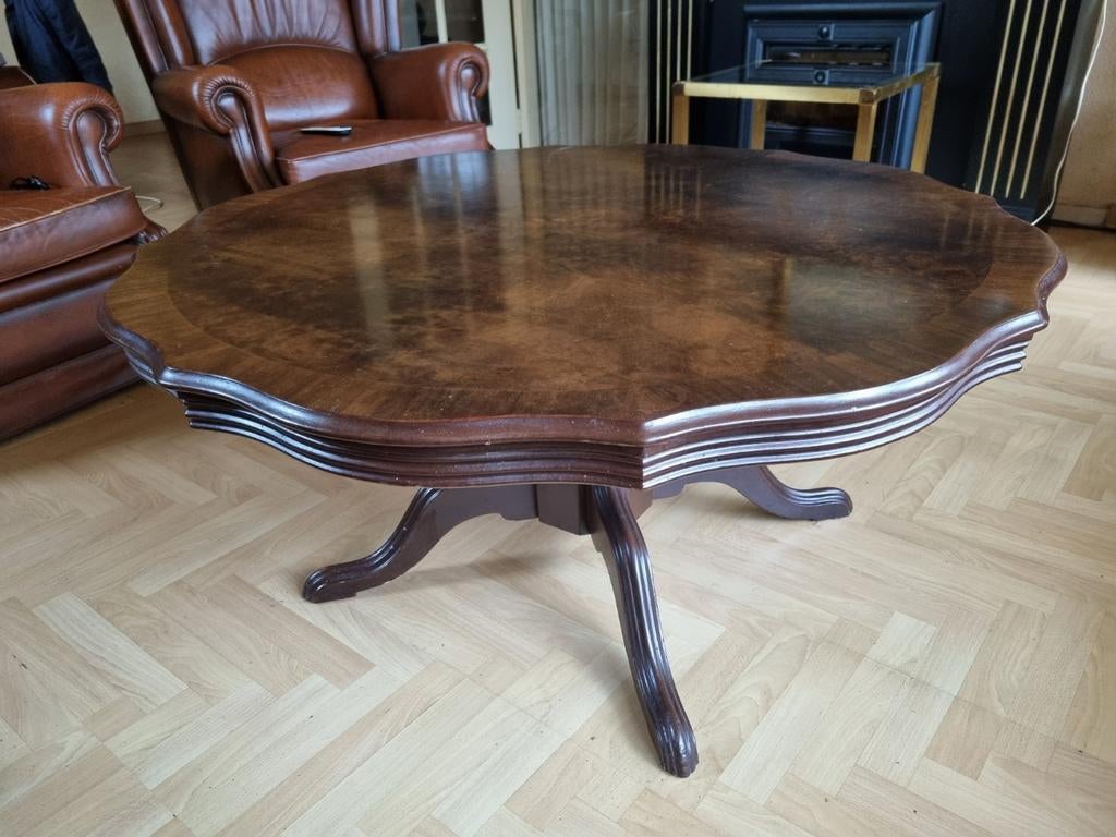 vintage ovale salontafel met wortelnoten blad gedraaide zuil, Antiek en Kunst, Ophalen