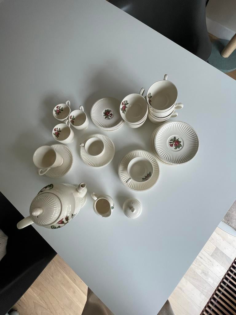 Wedgwood Moss Rose serviesdelen, Overige typen, Ophalen of Verzenden, Zo goed als nieuw, Wedgwood