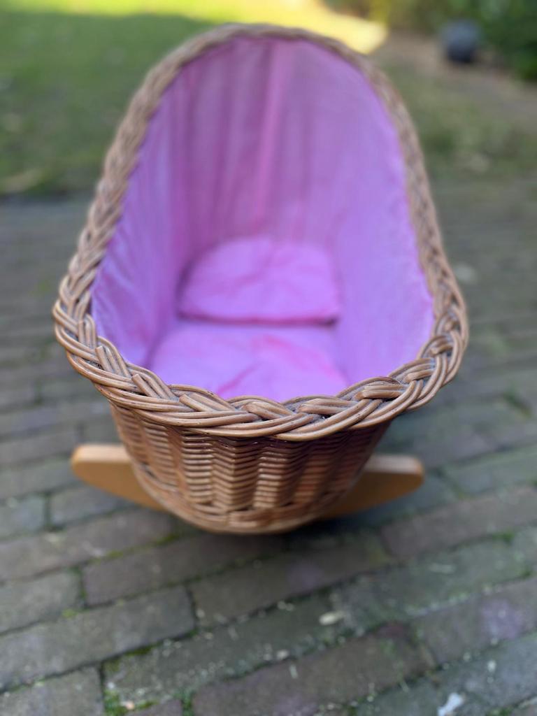 Vintage poppenwiegje, Kinderen en Baby's, Speelgoed | Poppen, Ophalen, Gebruikt, Overige typen