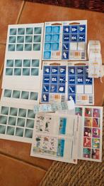 Postzegels: 97 stuks + 25 kerstzegels (totaal 122), Ophalen of Verzenden