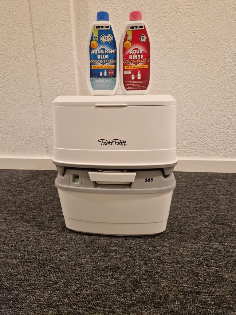 Camping toilet, Ophalen, Kunststof