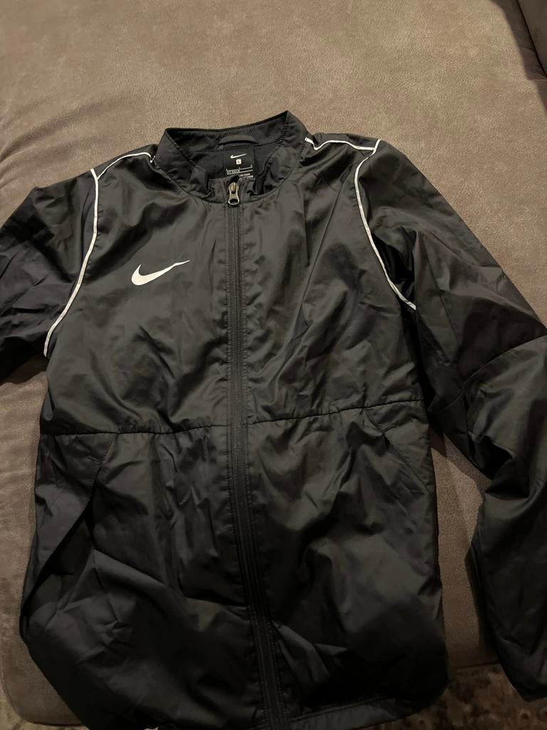 Nike regenjack zwart met wit logo, Ophalen, Nieuw