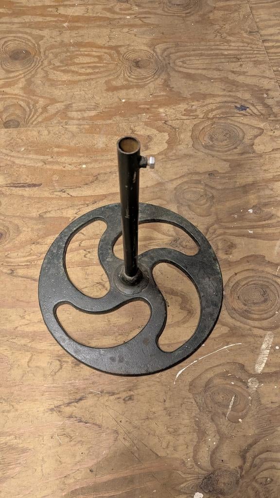 Parasolvoet gietijzer, Ophalen, Gebruikt, Minder dan 1 meter, Parasolvoet