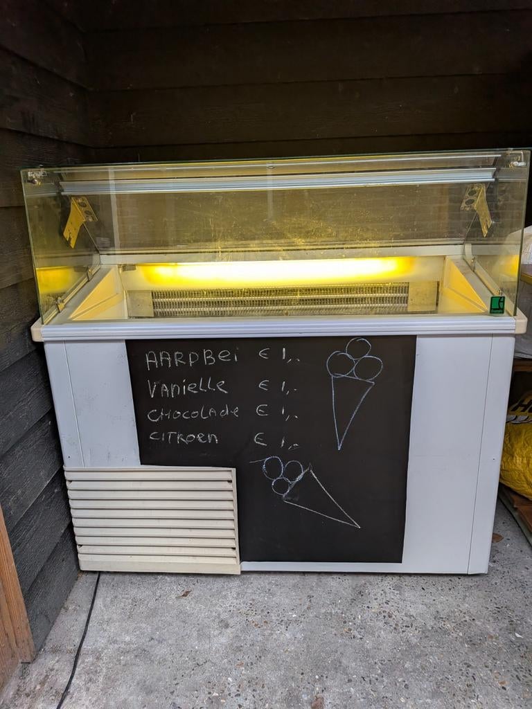 Schepijsvitrine ijswagen
Verrijdbare ijsverkoop wagen, Ophalen, Gebruikt, 160 cm of meer