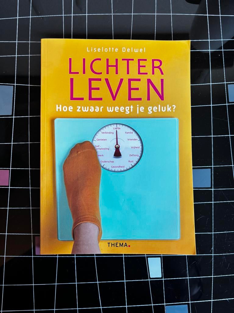 Lichter Leven: Hoe zwaar weegt je geluk? - Liselotte Delwel, Boeken, Ophalen of Verzenden, Gelezen