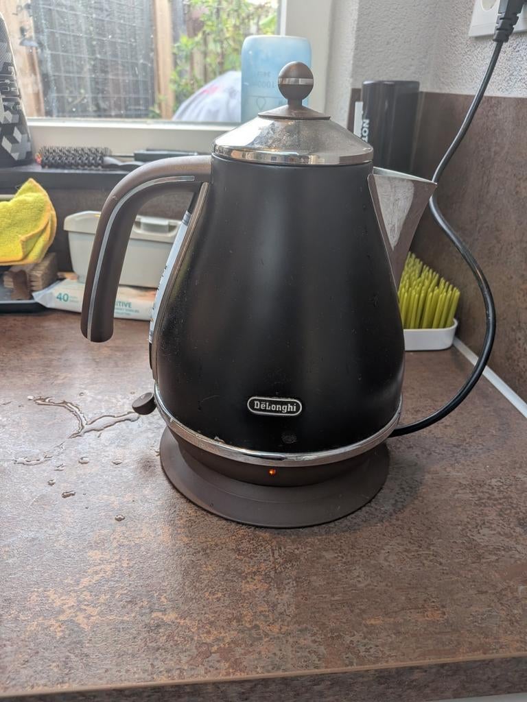 De'Longhi Icona Vintage waterkoker - Zwart, 1 tot 2 liter, Ophalen of Verzenden, Zo goed als nieuw, Draadloos