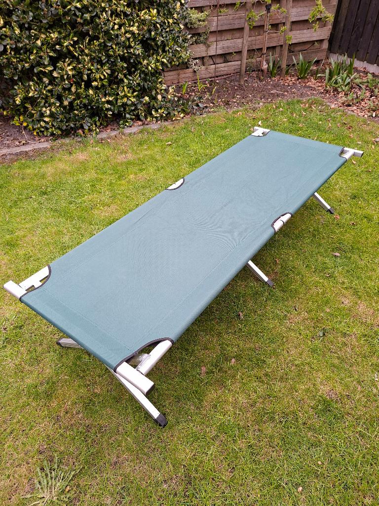 Opvouwbaar veldbed, Ophalen, Zo goed als nieuw, Overige