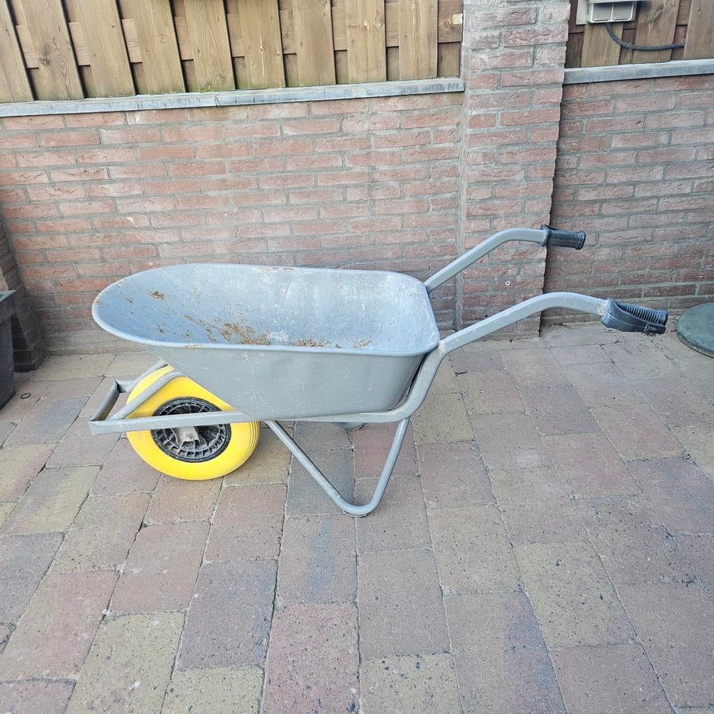 Kruiwagen met anti lek band, Ophalen, Matador, Handmatig, Gebruikt