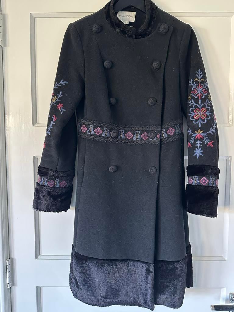 Monsoon Wolmix Winterjas - Zwart met borduursels, Maat 36 (S, Ophalen, Gedragen, Maat 36 (S), Zwart