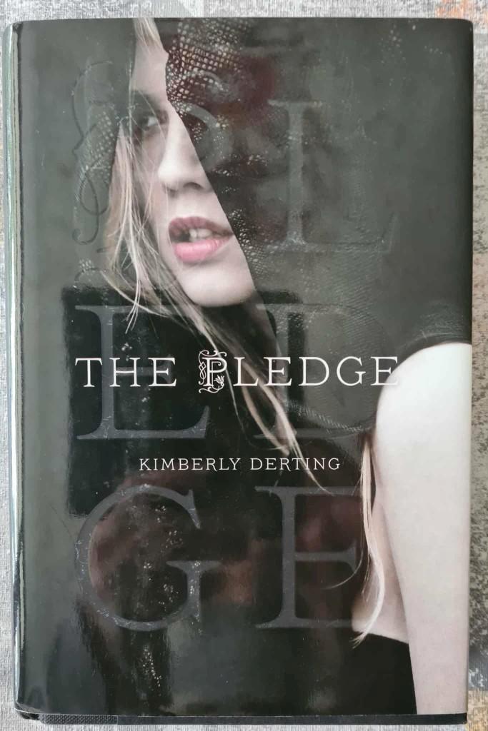 The Pledge - Kimberly Derting, Boeken, Taal | Engels, Zo goed als nieuw, Fictie, Ophalen of Verzenden