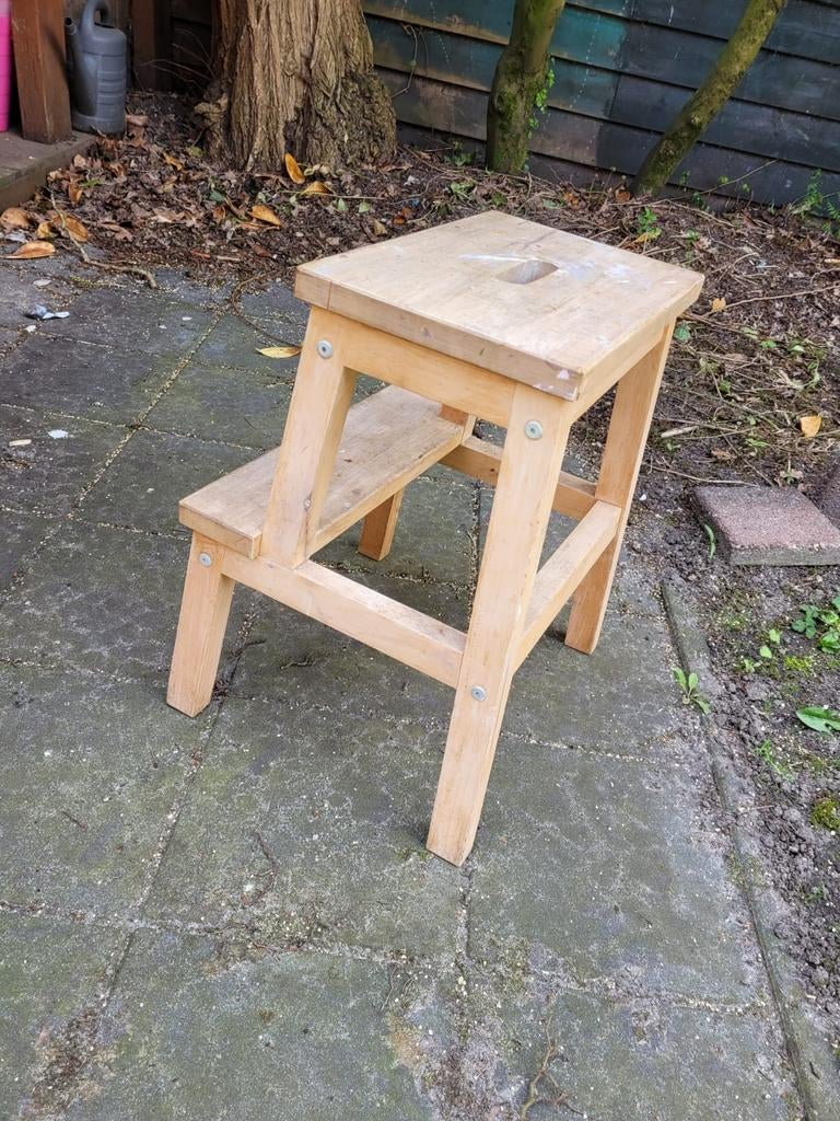 Stap Op krukjes., Ophalen, Hout