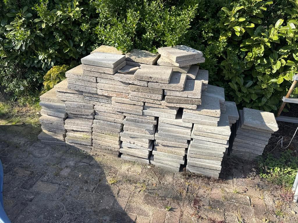 Gratis op te halen: Gebruikte stoeptegels, Ophalen, Gebruikt, 10 m² of meer, Beton