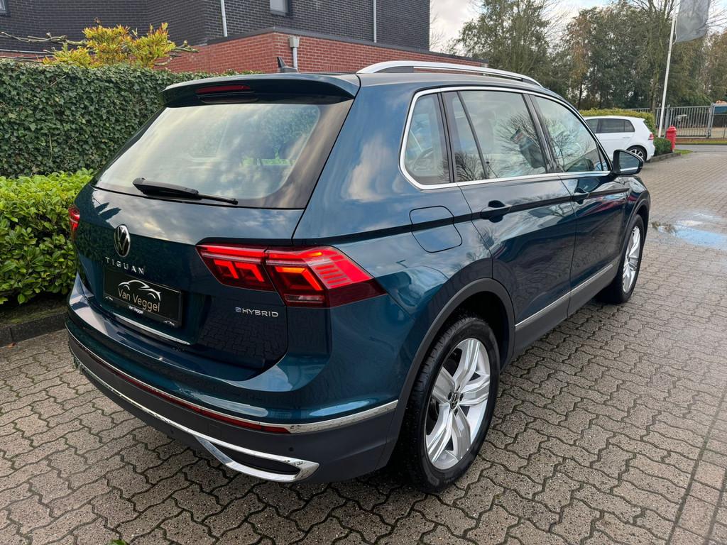 Volkswagen Tiguan 1.4 TSI eHybrid virtual cockpit, pano, tre, Auto's, 1716 kg, Zwart, 4 cilinders, Blauw
