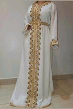 Witte Kaftan met Gouden Details te huur, Kleding | Dames, Gelegenheidskleding, Overige typen, Wit, Nieuw, Ophalen